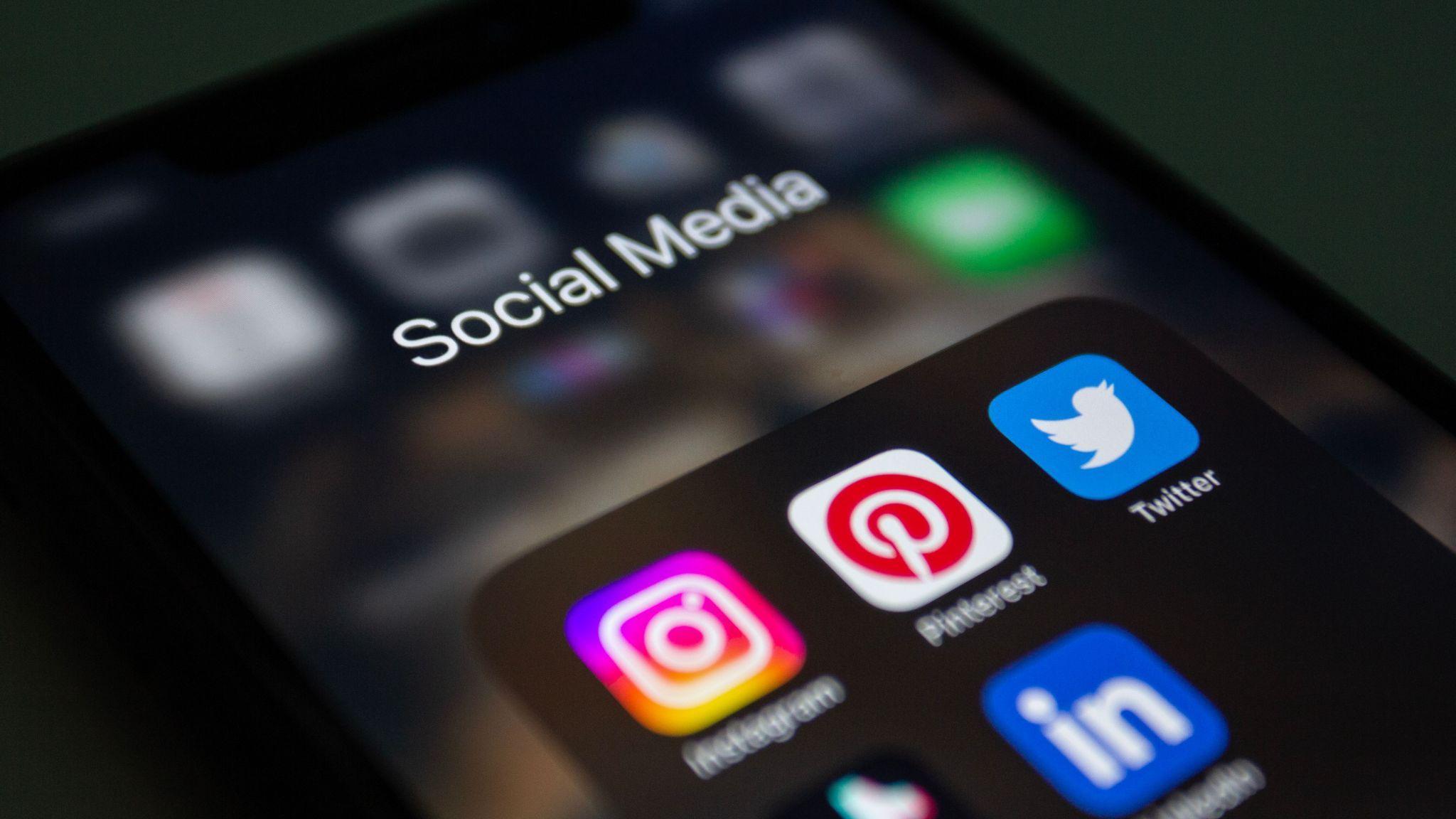 How to Improve Grammar in AI Generated Social Media Posts
